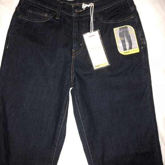 Levi’s - Picture 2 of 3